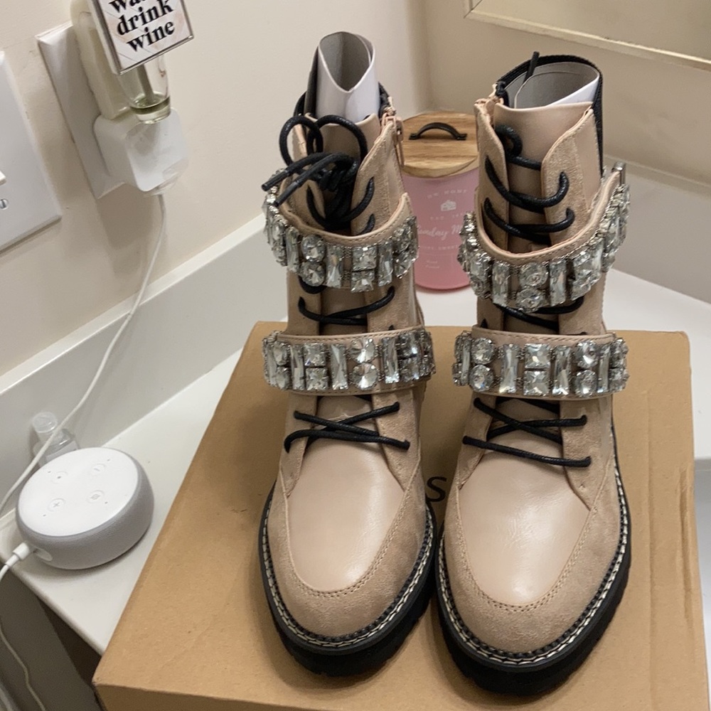 River island Nepal boots!!